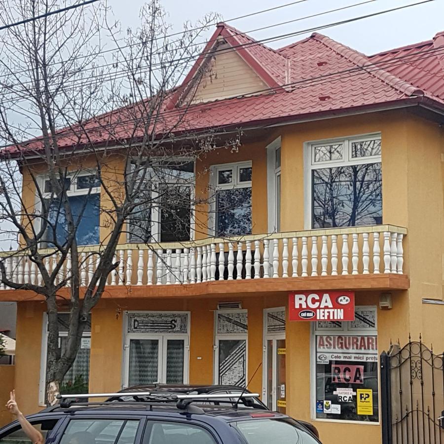 Отель Relax Haus Хунедоара Экстерьер фото