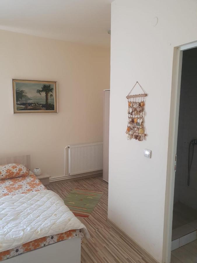 Отель Relax Haus Хунедоара Экстерьер фото